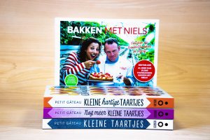 1 - Bakken met Niels recepten boek en kleine taartjes boeken